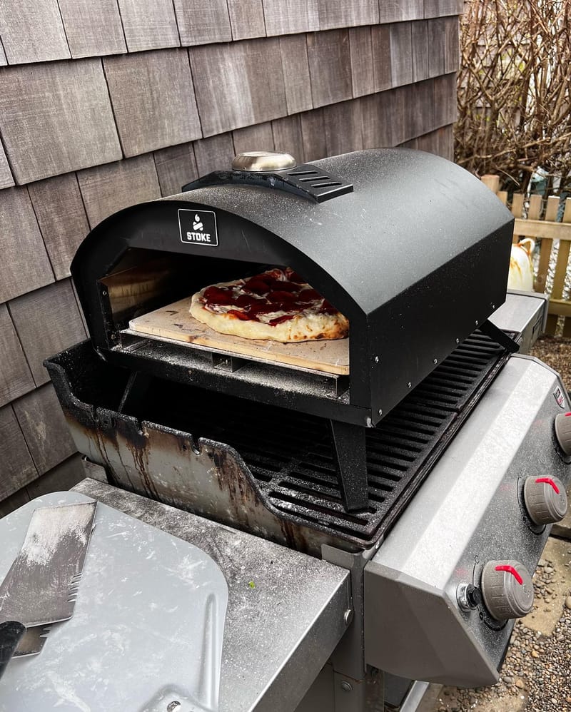 Brought the @stoke.backyard pizza oven on vacation and was looking for a place to setup. Removed the lid from the house’s…