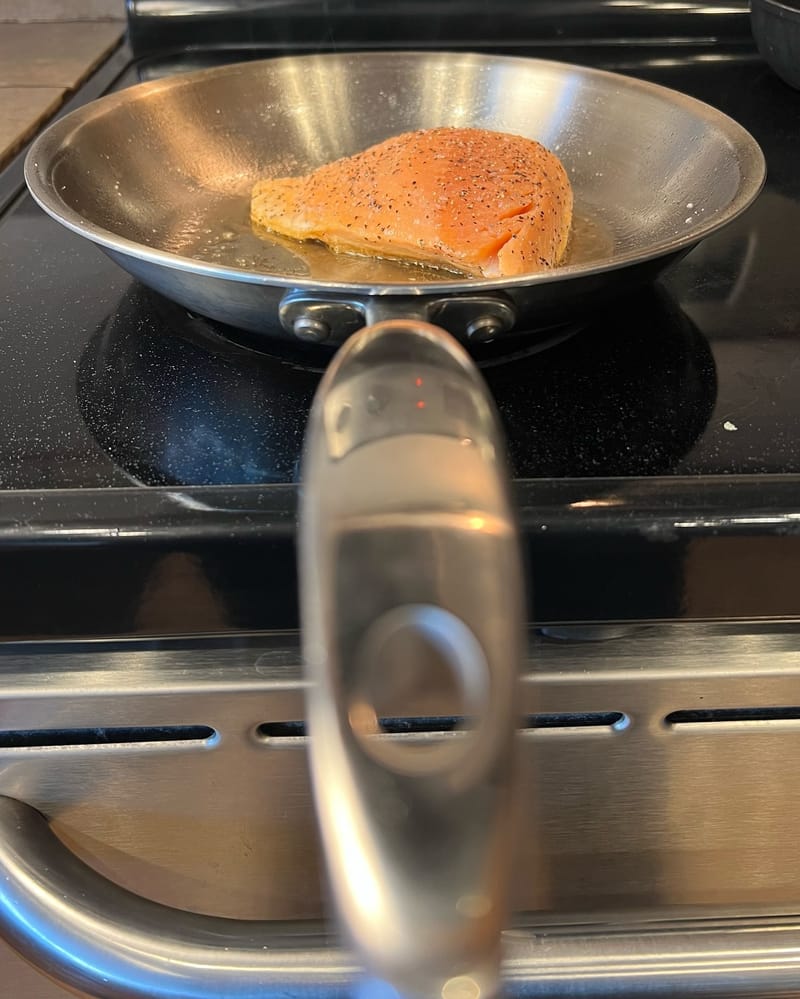 Wild Marbled King Salmon from Alaska Gold Seafood for lunch. Keeping it simple with some salt, pepper, and avocado oil.…