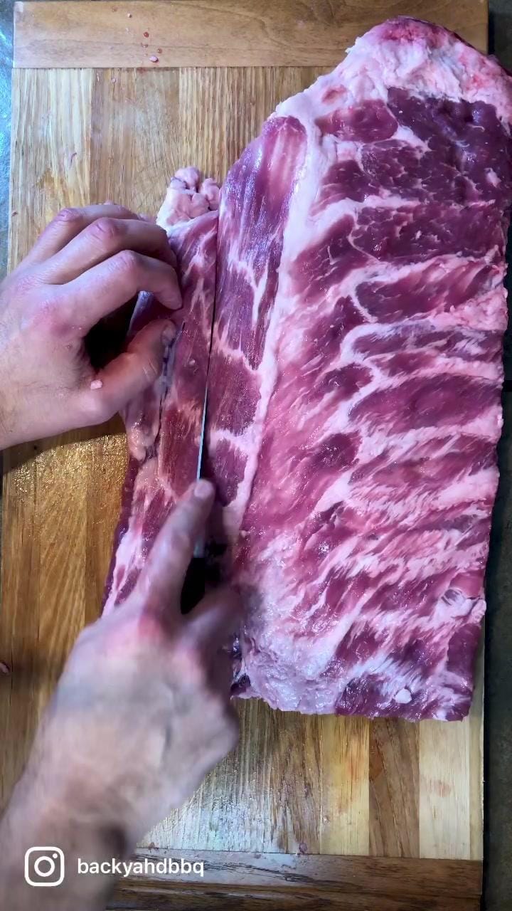 Pork Spare Rib Trim Method. One with membrane one without. #learn #bbq #bbqlife #bbqlovers #bbqtime #bbqribs #texasbbq…