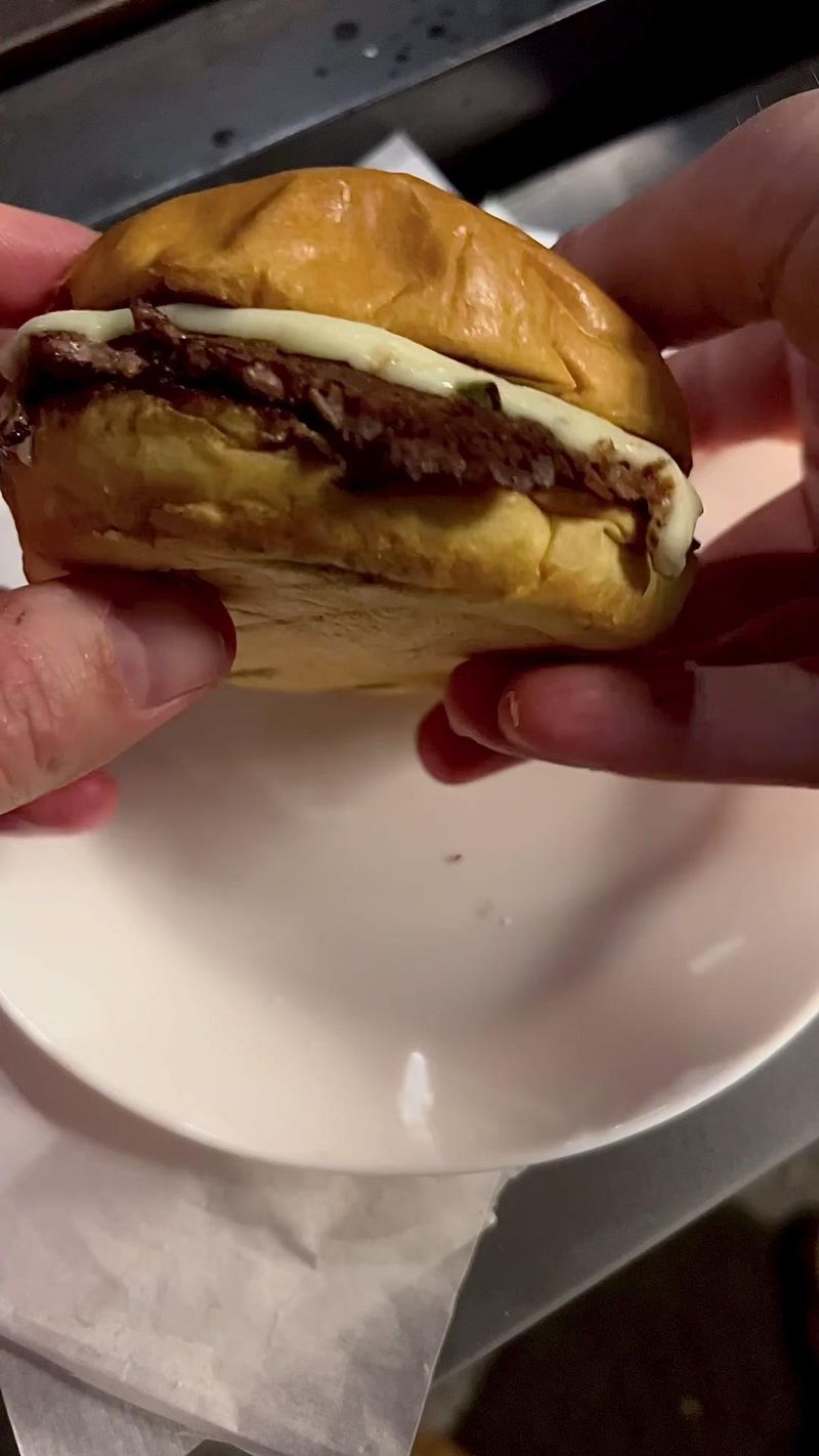 Pepper jack smashburgers on the Masterbuilt gravity fed griddle. #burger #smashburger #griddle #masterbuilt #foodtutorial…