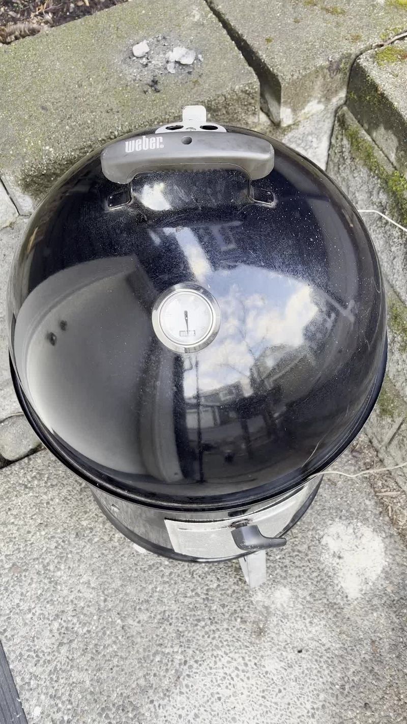 Weber Smokey Mountain setup and tips #bbq #bbqtips #smokedmeat #learnontiktok #howto #pulledpork #smoker #lowandslow…