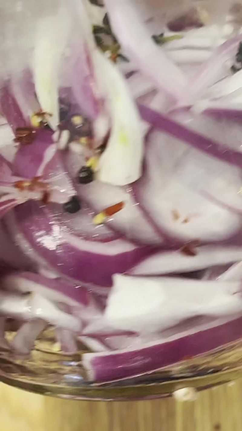 Why I obsess over pickled red onions…Balance and my own joint #bbq #cooking #foodie #easyrecipe #pickledredonions #onions…