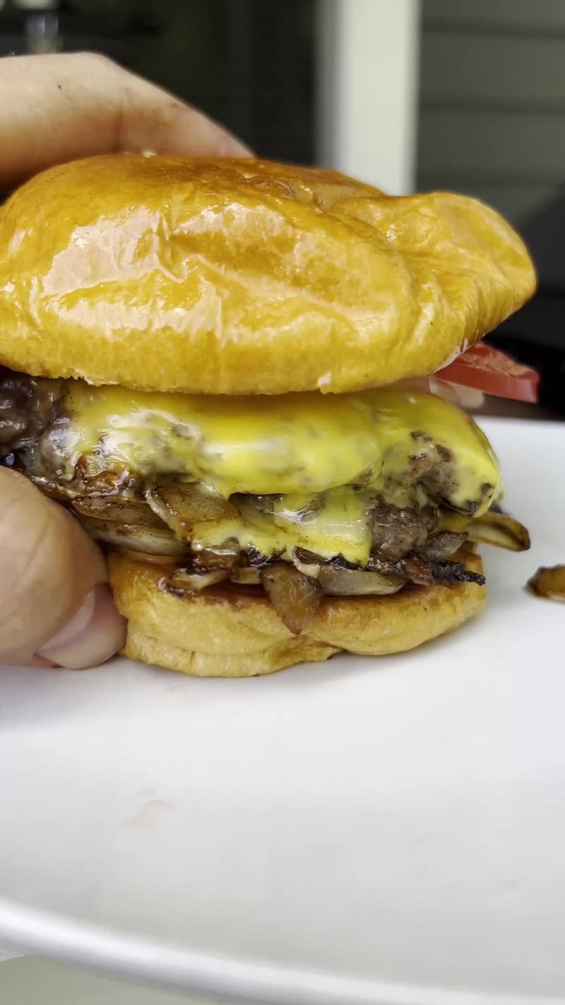 Got a new burger smasher and spatulas for Father’s Day #sponsored #bbq #beef #burger #fathersday #smashburger #howto…