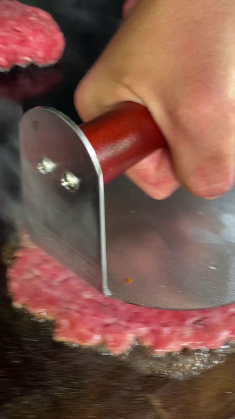 You don’t need parchment paper with this twist and slide technique. #bbq #bbqtips #griddle #smashburger #beef #burger…