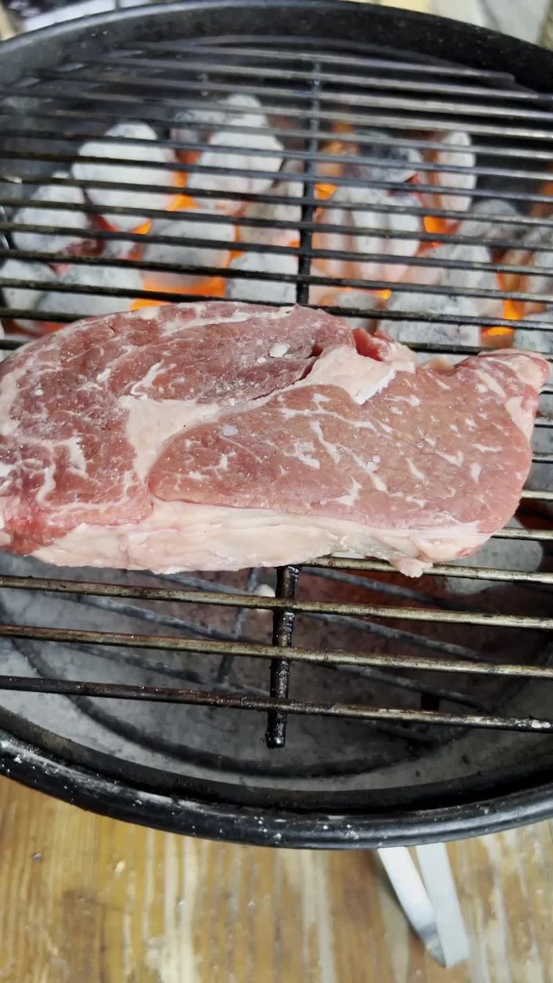 Try the cold grate method to get max steak crust and flavor #affiliate #bbq #steak #bbqtips #webergrills @thermoworks @Weber…