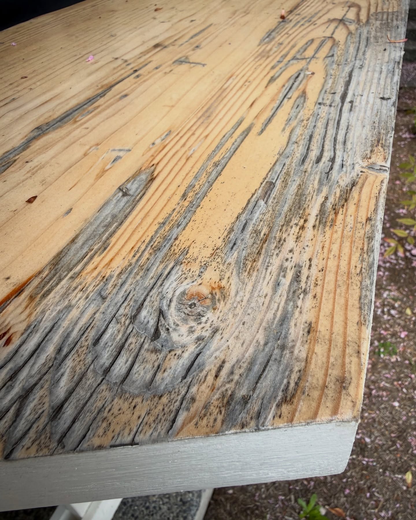 Woodworking friends… Time to refinish my front porch shelf. It’s in the sun and exposed to rain all day.  What do you recommend? 

#woodworking