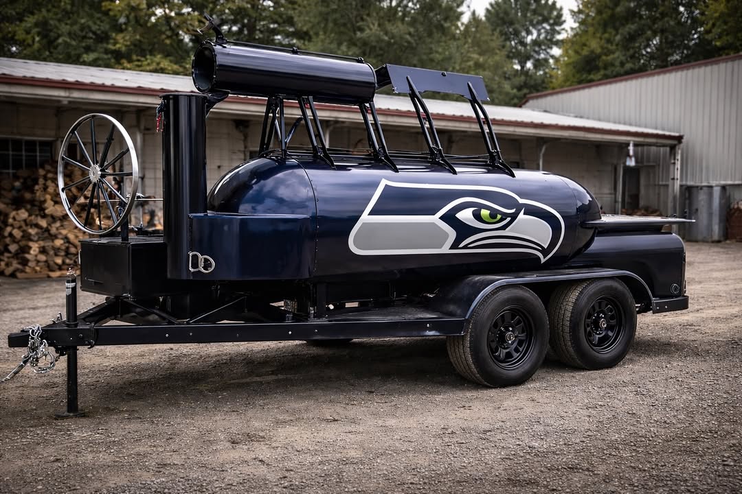 Someday I will feed the @seahawks brisket smoked on my custom @mmbbqcompany smoker. You heard it here first.  Go Hawks. 

#seahawks #bbq #brisket #superbowl
