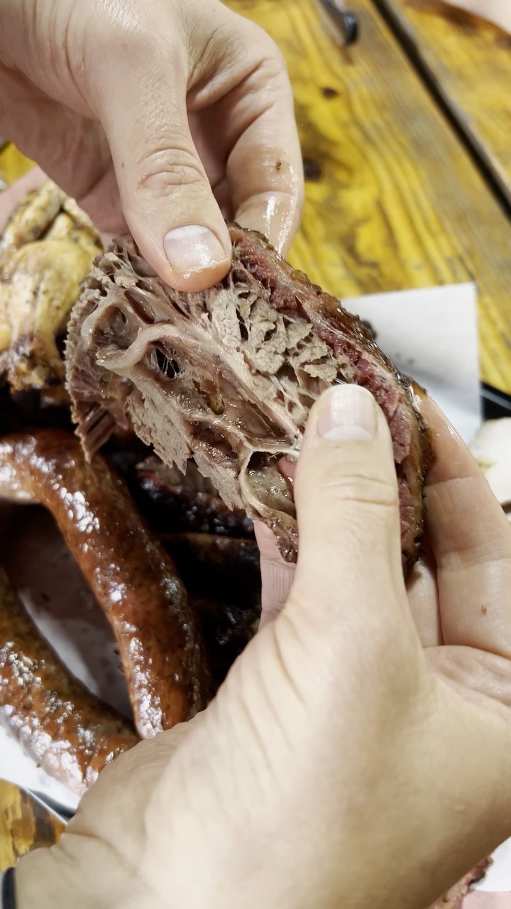Snow’s Brisket #bbq #texas #brisket #smokedmeat #bbqtips #smokedbrisket #lowandslow #texasbbq @snowsbbq