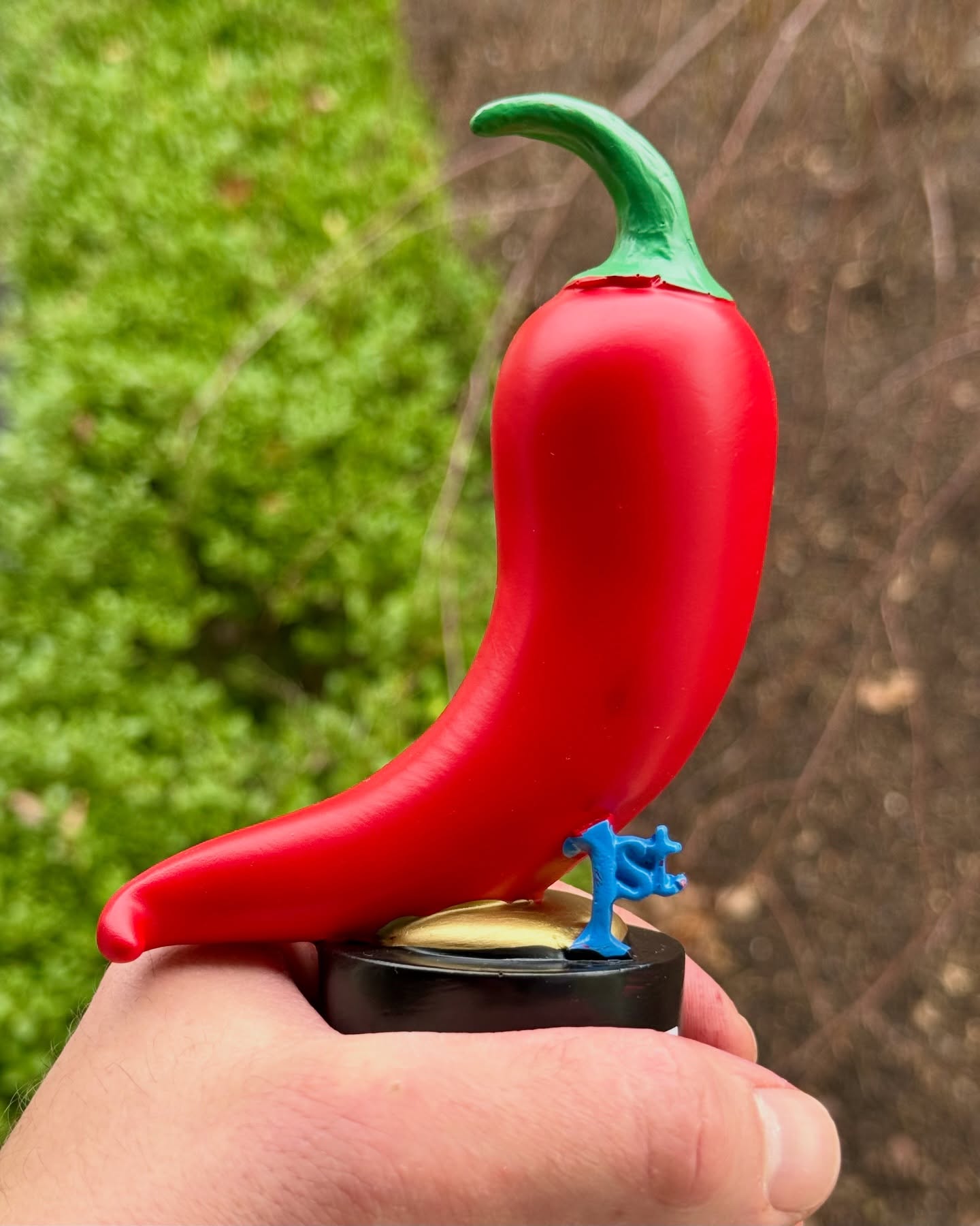 Proud to say that I won 1st in a chili competition at the office!  Last year I came in second so redemption this year was nice.  Last year I did a mole style chili, this year I was so busy that I threw together random meats I had in the fridge (birria meat, sausage, bacon, ground beef) with some leftover birria sauce and some onions and garlic and a splash of vinegar. Simmered for a few hours.  Sometimes the best things you create you put the least amount of thinking into them. This definitely was a low thinking process but turned out great and won 1st. I can kind of see now how addicting bbq comp can be. Great to see the pot completely wiped clean.